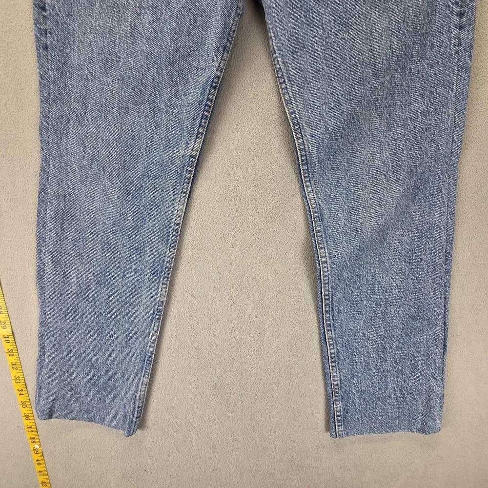 Levis opening every